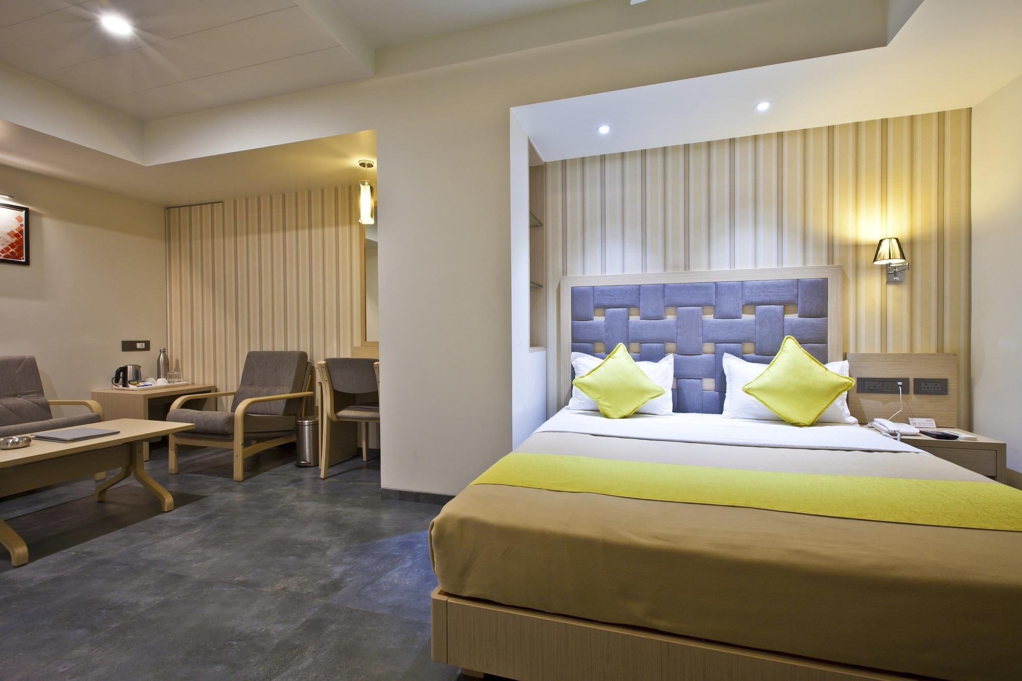 Hotel Sifat International Surat Exterior foto