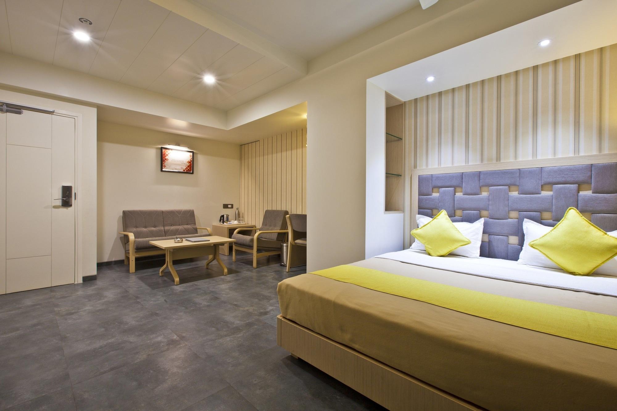 Hotel Sifat International Surat Exterior foto