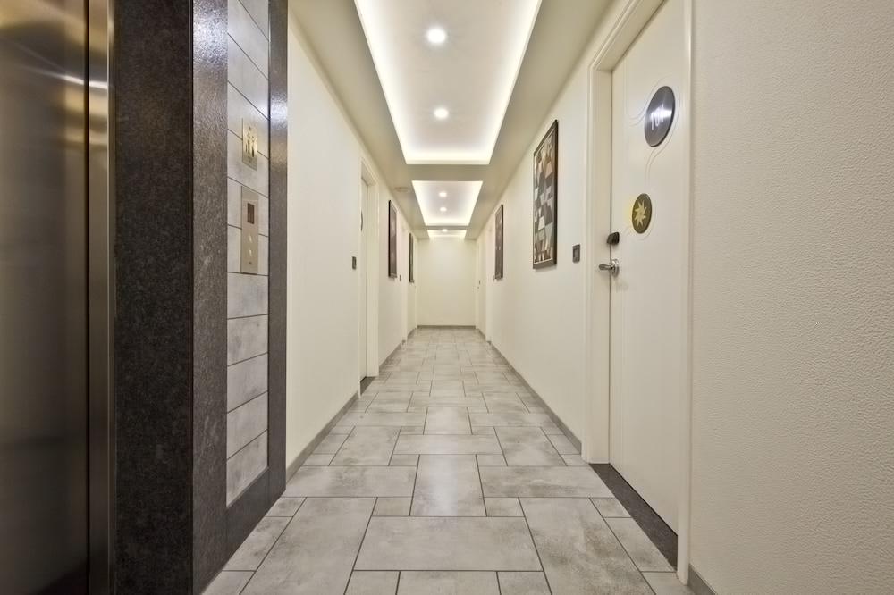 Hotel Sifat International Surat Exterior foto
